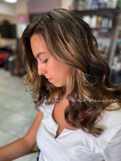 Sun-kissed balayage on brown hair - natural highlighting technique by Cristal D.