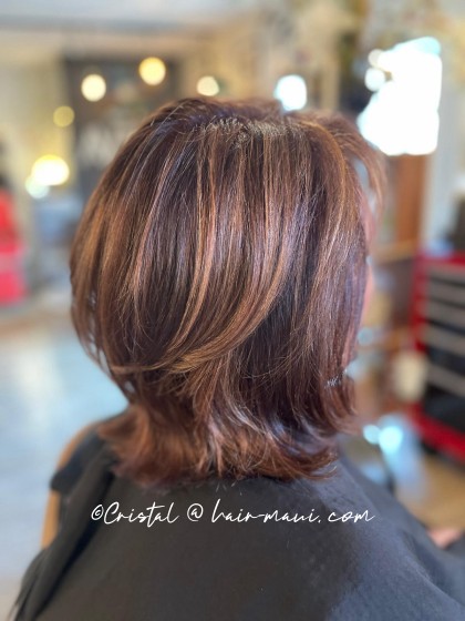 Modern short shag with blonde highlights - textured cutting and color work
